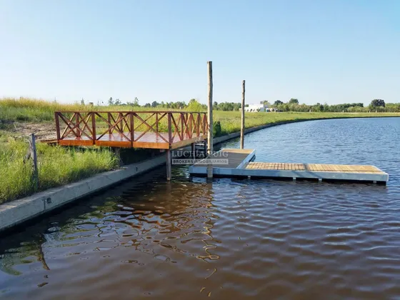 Lote En Venta Al Rio Con Muelle Y Amarra - El Naudir Escobar