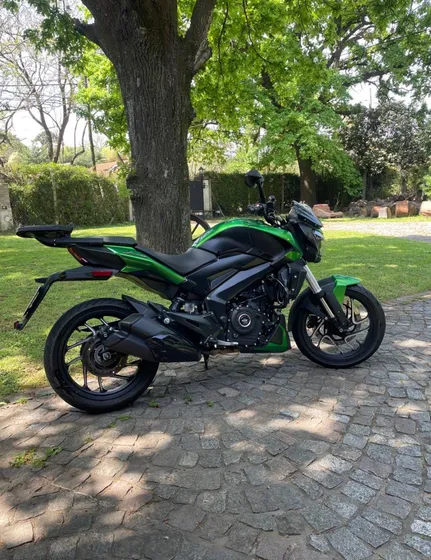 Dominar 400 2022, Impecable!