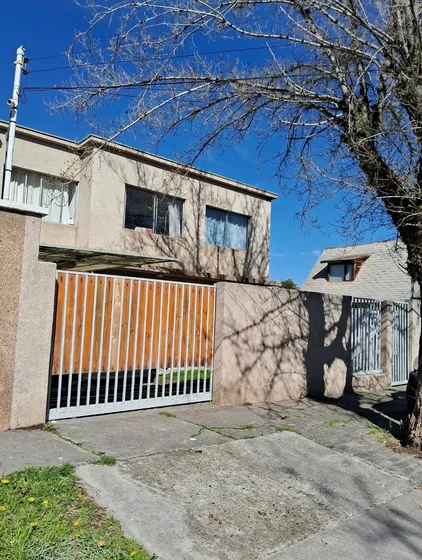 Oportunidad Son Dos Casas Se Vende La Del Primer Piso Con Pi