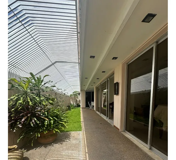 Venta Planta Baja 244 M2 3h+s/2.5b+s/3p En Sebucan 
