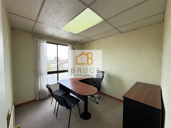 Oficina En Arriendo 2 Privados 1 Baño 1 Estac. Centro Osorno