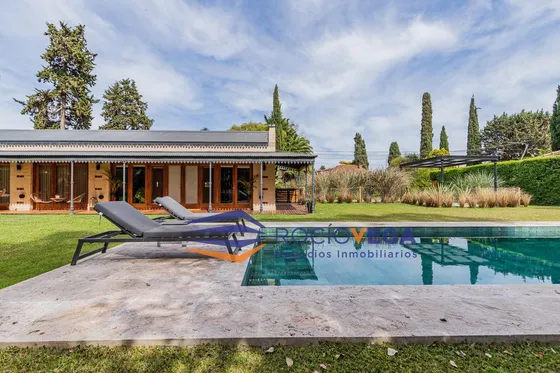 Casa En Venta En Country Banco Provincia Francisco Álvarez Moreno