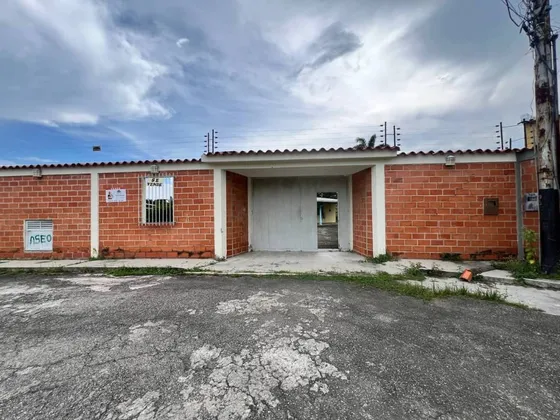 Terreno Con Casa En Pueblo De San Diego. Sector La Lopera (sclaup-33)