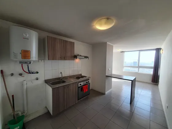 Amplio Estudio Con Bodega! A 3 Cuadras Metro (171503)