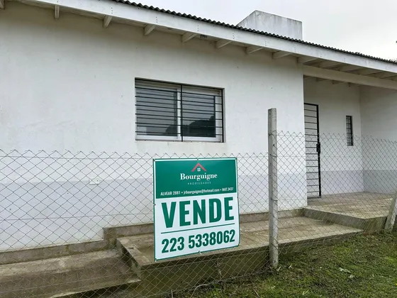 Casa 2 Ambientes En Venta En Los Acantilados