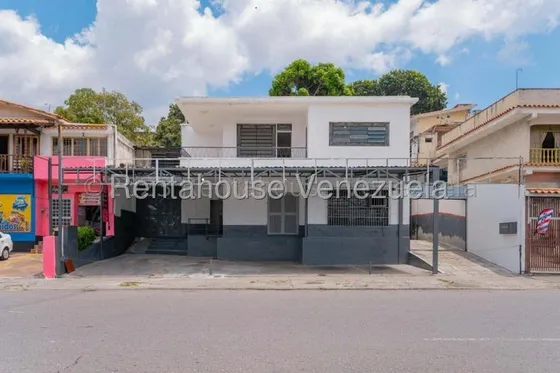 Casa Comercial En Santa Monica En Alquiler. Ch.