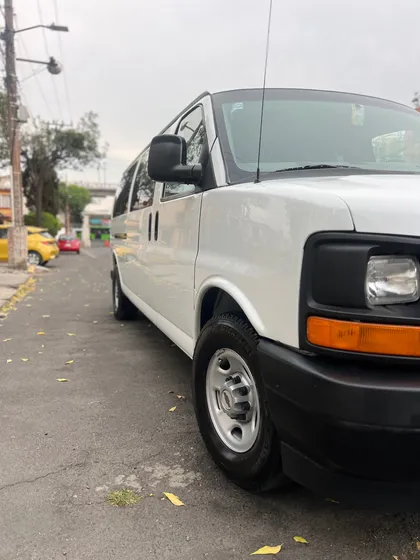 Chevrolet Express 6.0ls C 15 Pas At