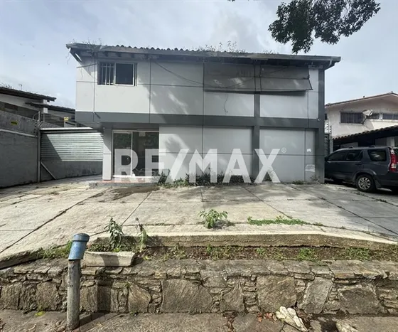 Casa Comercial En Avenida Principal  300mts
