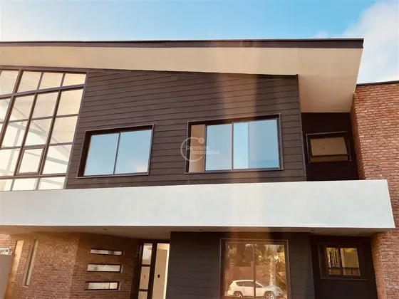 Casa En Venta De 5 Dorm. En Coquimbo