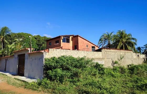 Casa Cómoda Con Terreno En Aricagua Ic-00385
