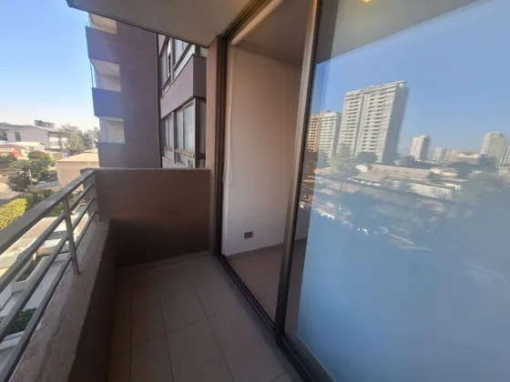 Cómodo Departamento A Dos Cuadras De La Estación De Metro Lo