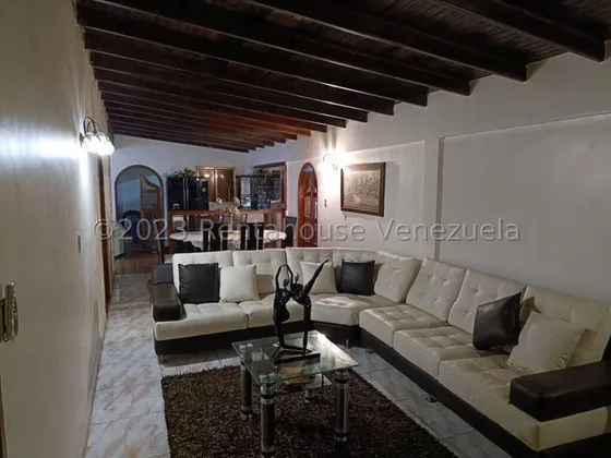 Quinta En Venta Ubicada En Cagua Urb. Privada Don Juan De 381mts2 24-10659 Holder 