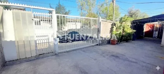 Casa En Venta De 2 Dorm. En El Bosque