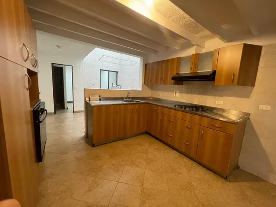 Excelente Casa Para Remodelar Cerca A Terracina