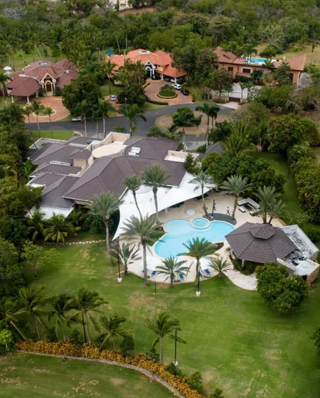 Villa En Casa De Campo La Romana De 15 Habitacions Y 12 Parqueos Solar De 3870 Metros, Solo Cliente, No Broker 