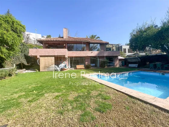 Vende Casa Luminosa, Condominio Lomas, 4d En Lo Barnechea