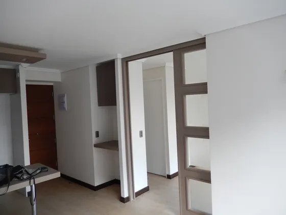 Hermoso Y Moderno Departamento A Pasos Metro Moneda 1d-1b