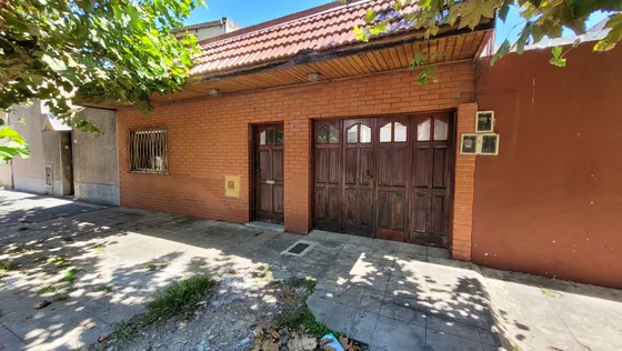 Venta Casa De 4 Ambientes Mixta