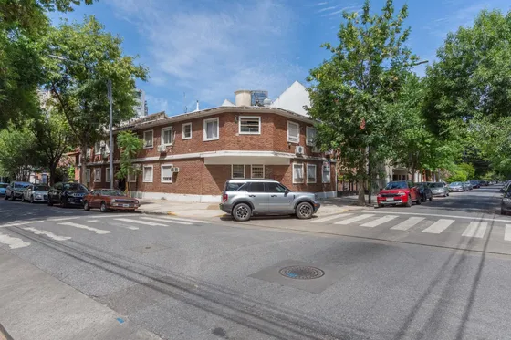 Venta De Departamento De Dos Ambientes Con Patio En Núñez Apto Crédito Hipotecario