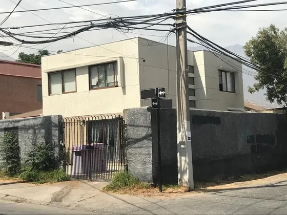 Venta Casa De 2 Pisos En Las Condes