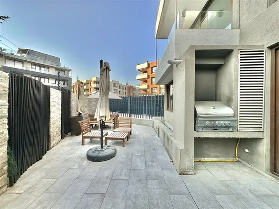 Moderno Dúplex Patio Privado: Portal La Dehesa