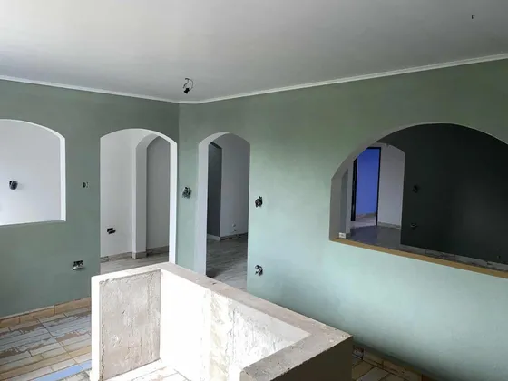 Casa En Venta - 3 Dormitorios 4 Baños - Local - Cochera - 230mts2 - Ituzaingó