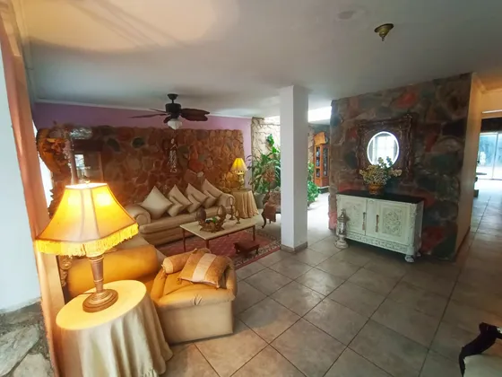 En Venta Amplia Y Comoda Casa En Calle Abierta En El Trigal Sur Valencia . Guseq-blk
