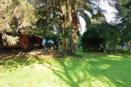 Casa En Venta - 5 Dormitorios 2 Baños - Pontevedra