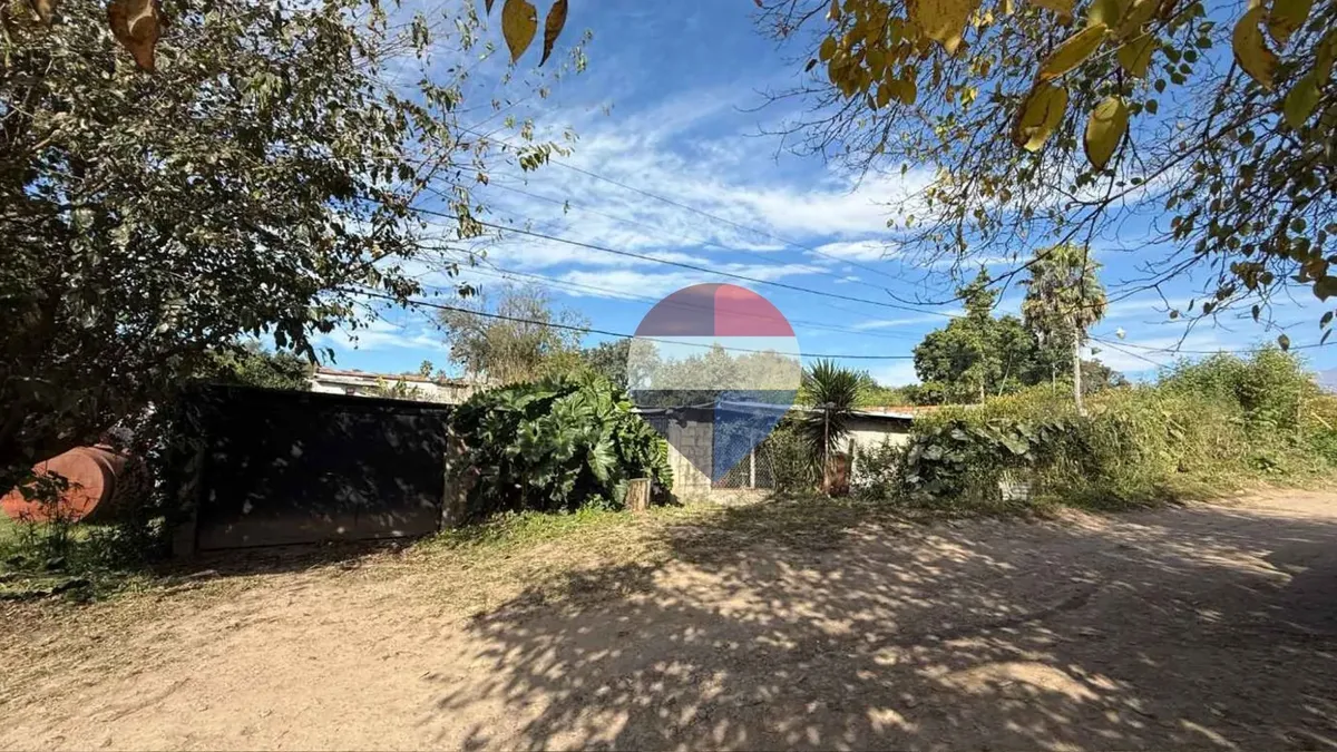 1050 m² Plot of Land + House in Alto Comedero Neighborhood