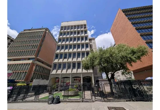 Alquilo Oficina En El Rosal 250 M