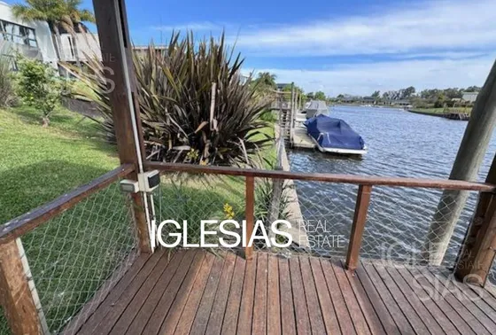 Casa En Venta Al Rio  4 Dormit  Albanueva
