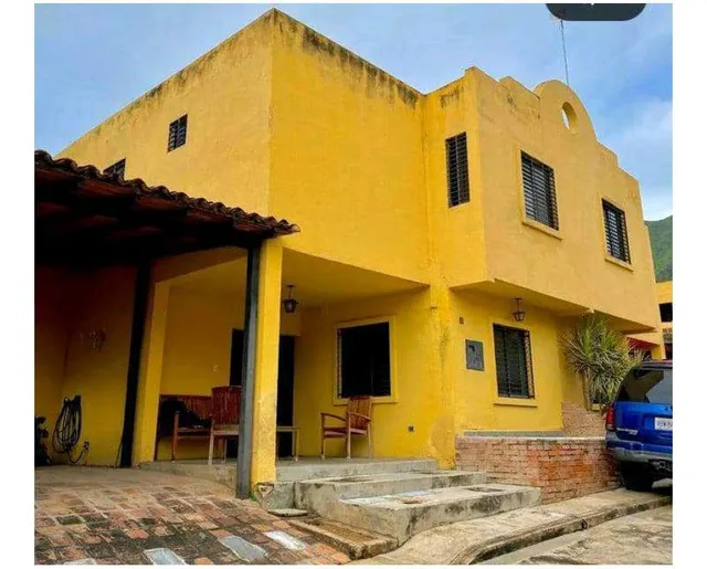 Michelle Vende Townhouse En Mañongo Dl-m /3