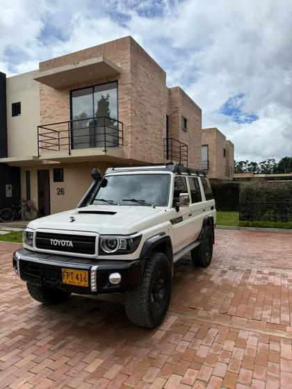 Toyota Land Cruiser Vdj 76 4.0 Grj76