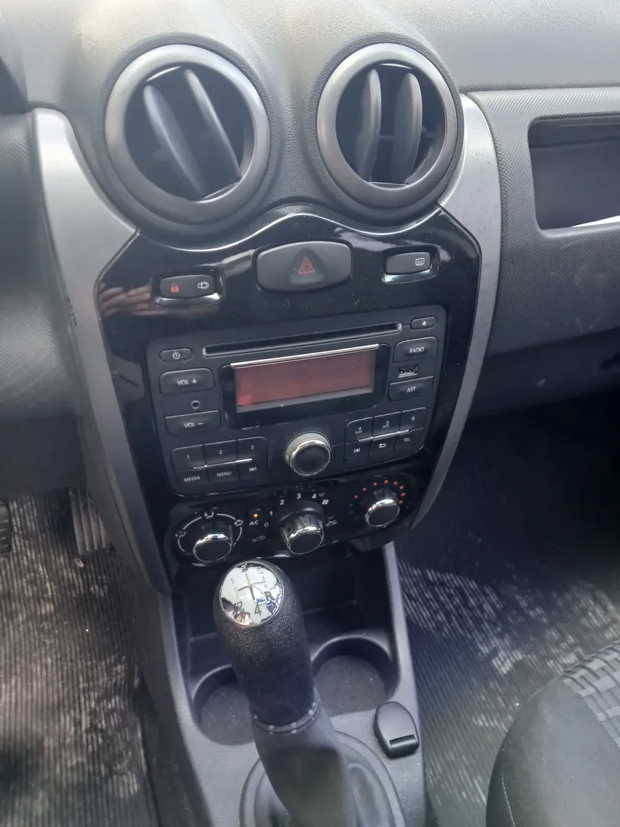 Renault Sandero 2012 1.0 16v Expression Hi-flex 5p — foto 8