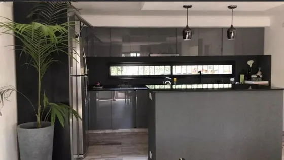 Casa En Venta - 4 Dormitorios 4 Baños - 800 Mts2 - Ezeiza, Buenos Aires