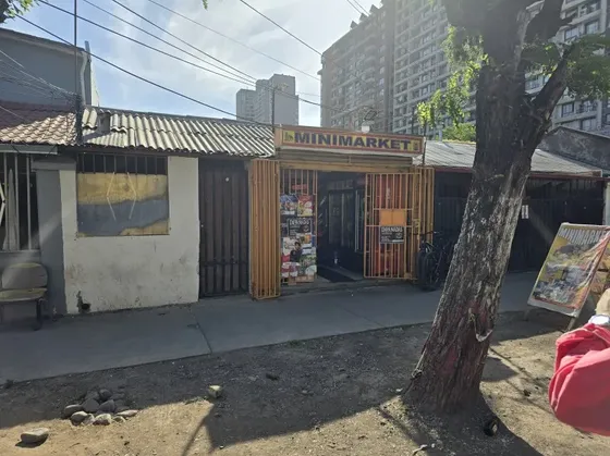 Inversionistas Casa Y Local / Nicasio Retamales Est Central