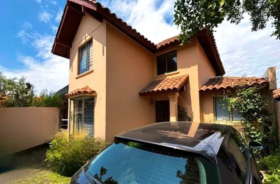 Casa En Venta De 4 Dorm. En Puente Alto, Las Vizcachas