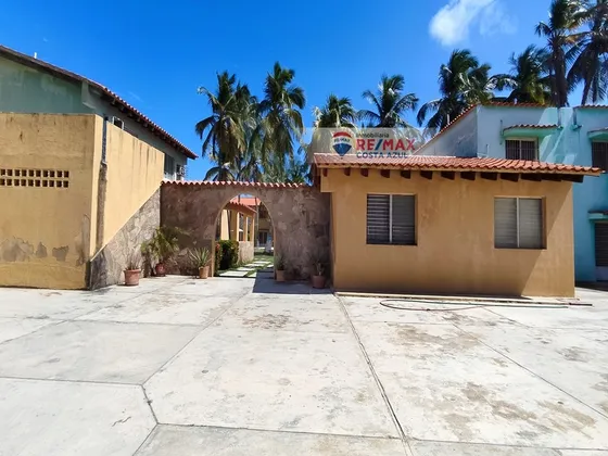 Remax Vende Apartamento Duplex A Una Cuadra Del Mar En Conjunto Residencial Caquetio En Chichiriviche