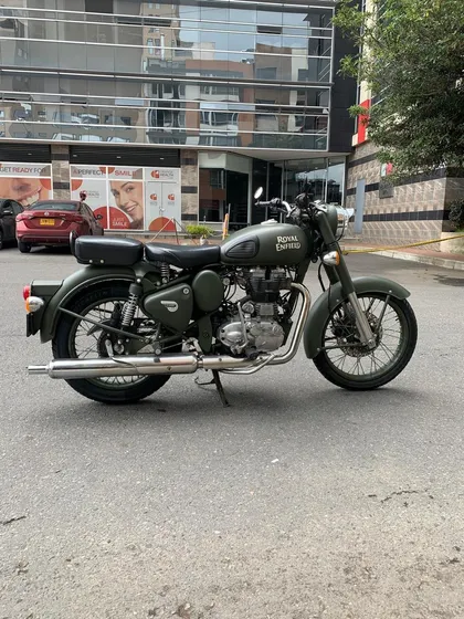 Royal Enfield Classic 500, Verde Militar, Papeles Mayo 2026