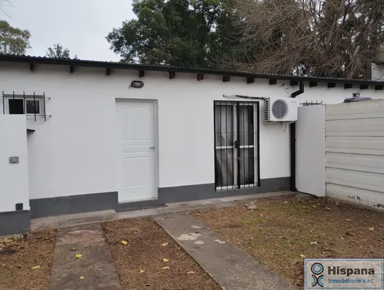 Amplio Monoambiente En Alquiler, Barrio Parque Udaondo. A Pocas Cuadras De La Ex Ruta 08.