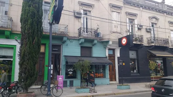 Amplia Oficina En Centro De Adrogué