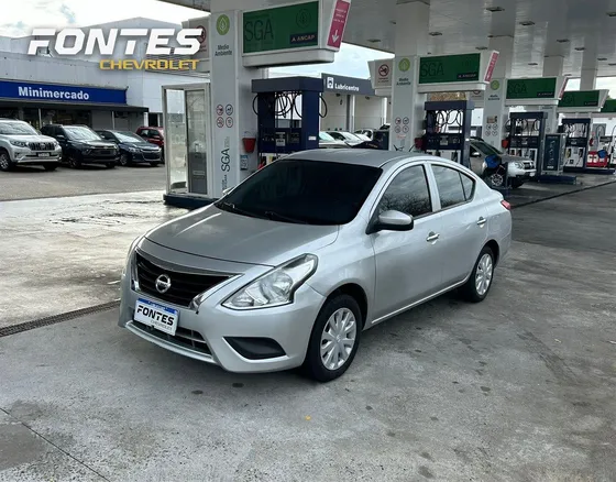 Nissan Versa Full