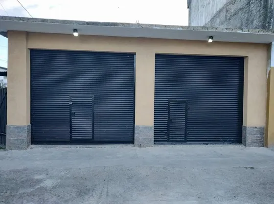Se Vende Esquina, Ideal Para Comercio, Zona Centrica!