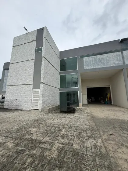 Leandro Araque Inzitu Realtors Ofrece Galpón Zona Industrial Monteserino De Alto Impacto San Diego