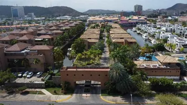 Exclusiva Propiedad En Morro Yacht Club.