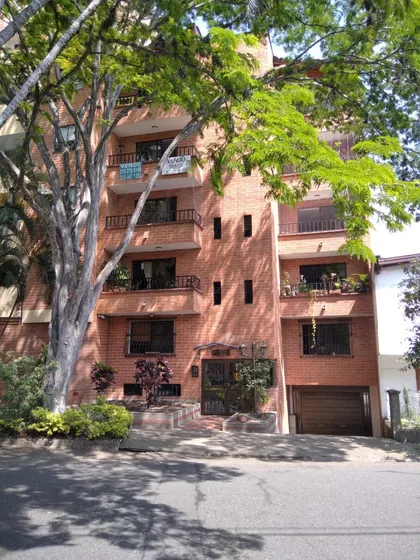 Apartamento En Venta  Barrio Laureles Sector El Nogal Piso 4 Sin Asensor  