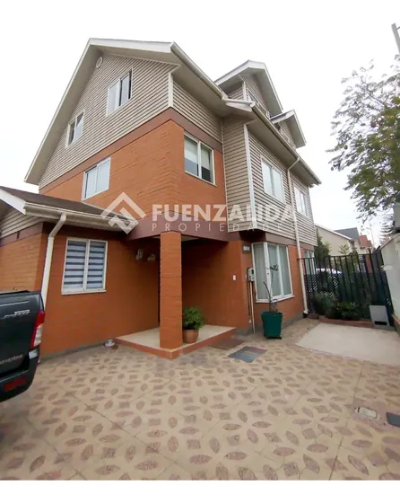 Casa En Venta De 4 Dorm. En Puente Alto