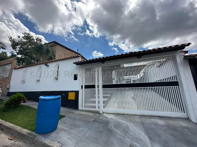 Te Lo Tengo Casa En Venta En Macaracuay #24-7309 