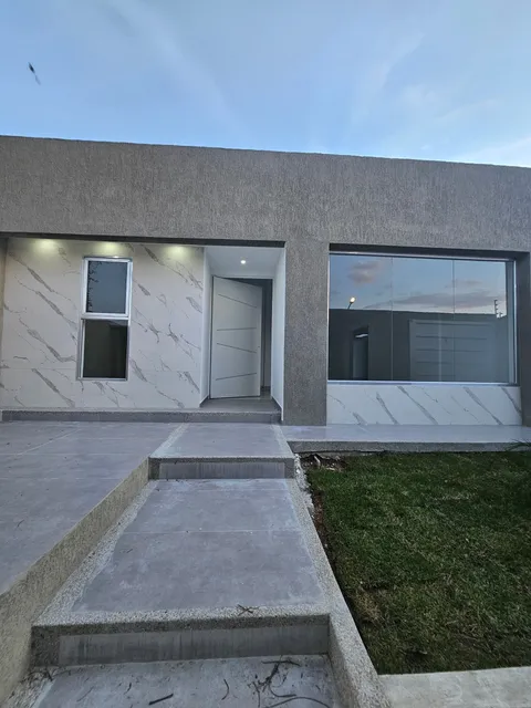 Casa En Venta Ubicada En Urb Trigal Norte Calle Cerrada