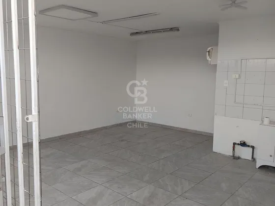 Excelente Local Comercial/bodega En  Sector Norte